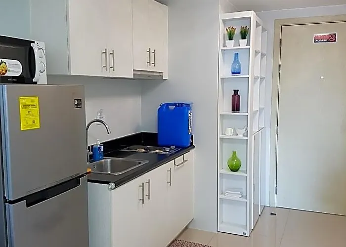 Hotel At Jazz - Makati Tower D High-floor Serviced With Skyline Views Manila